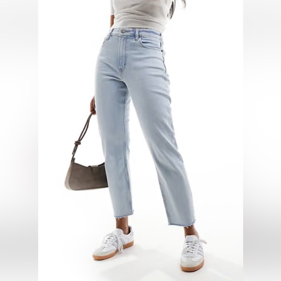 Abercrombie & Fitch Denim - Abercrombie & Fitch Curve Love Acid Wash High-Rise Mom Jeans SZ 2 3/$30